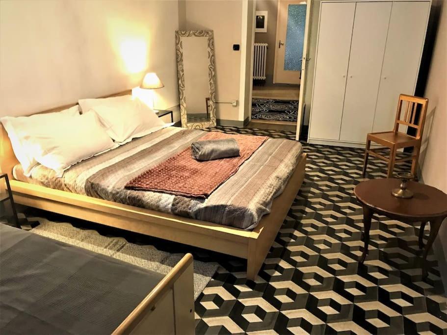 Historical Duomo Apartment Alba Ngoại thất bức ảnh