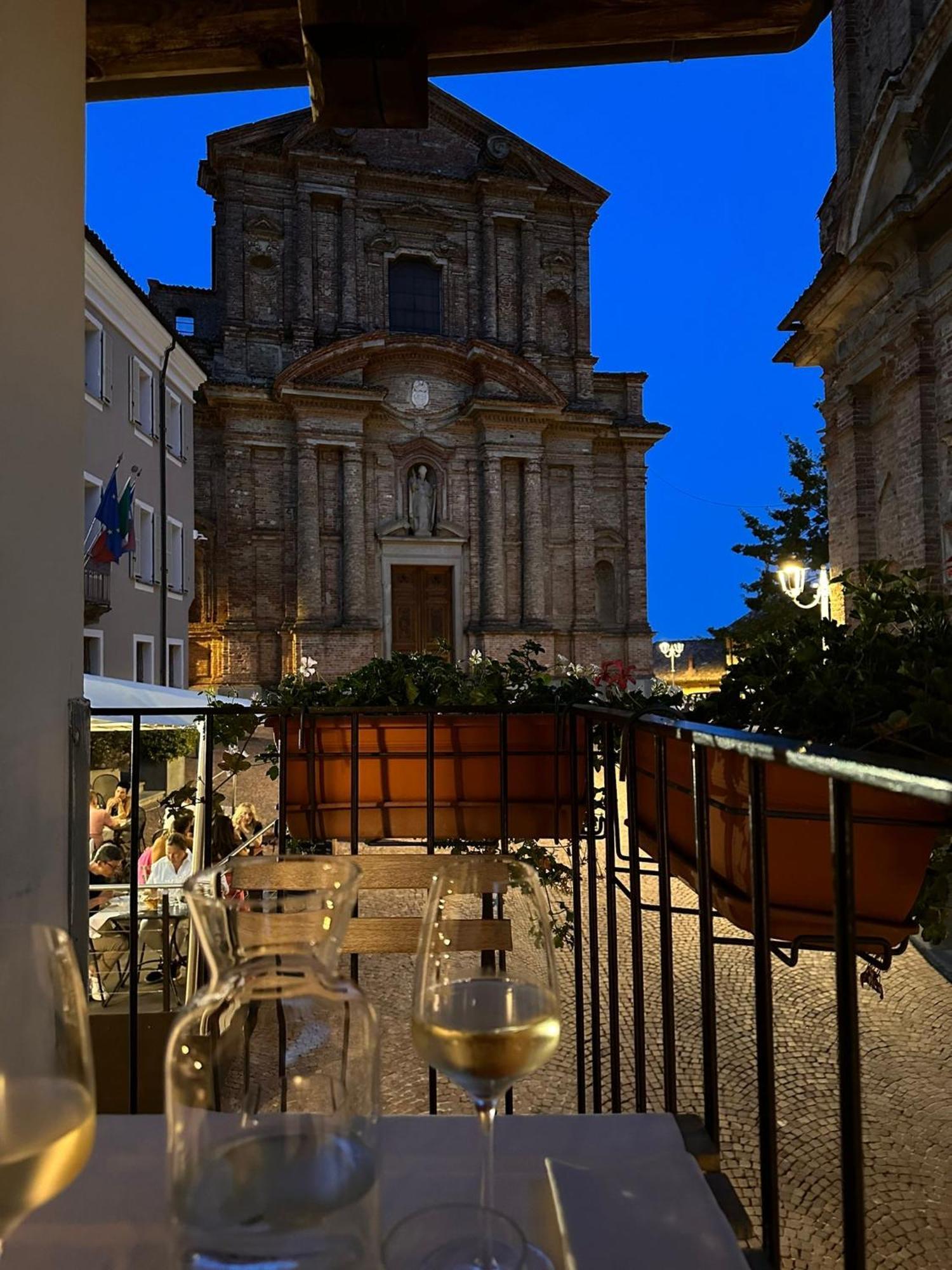 Historical Duomo Apartment Alba Ngoại thất bức ảnh